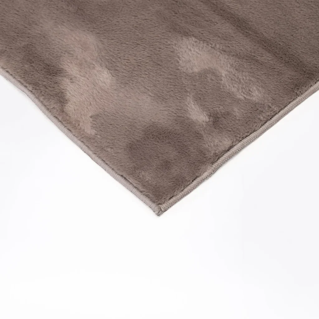 ARIEL FAUX FUR RUG - Image 3